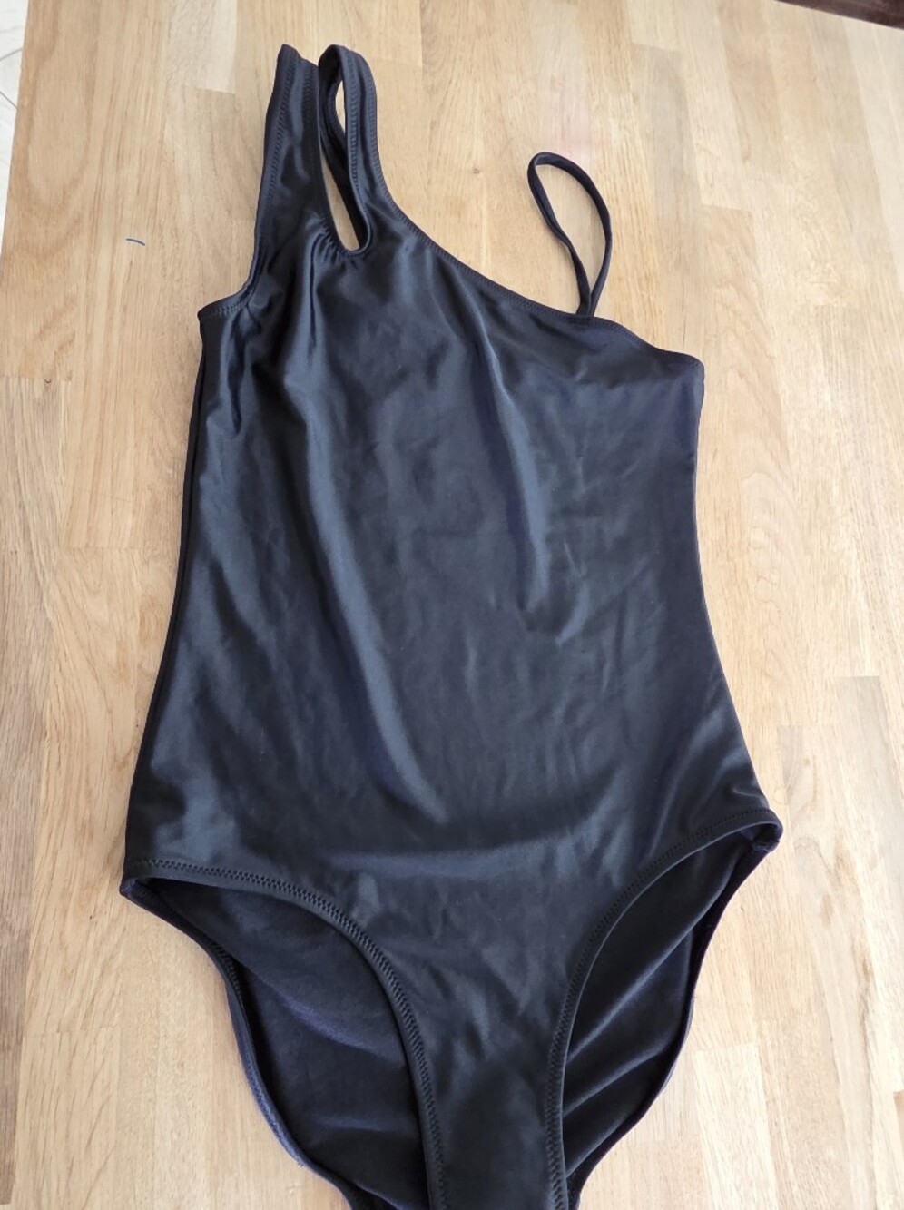 H&M Girls Black Asymmetric One-Piece Swimsuit NWT 12/14 (10-12Y)